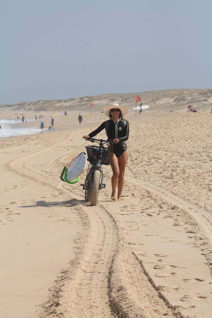 Surfskate, fatbike, yoga et activités sportives complètent la semaine selon les conditions.
